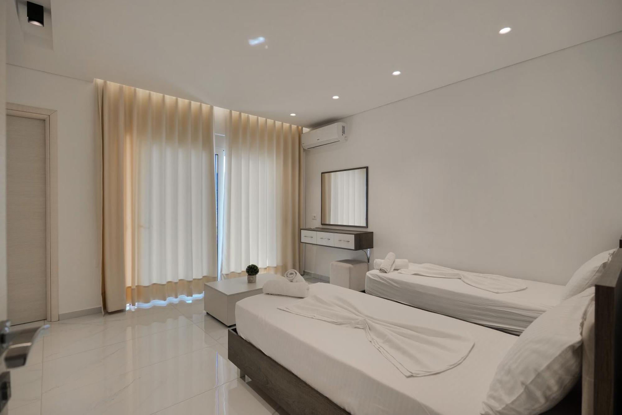 Fabeno Villa Sarande Bagian luar foto