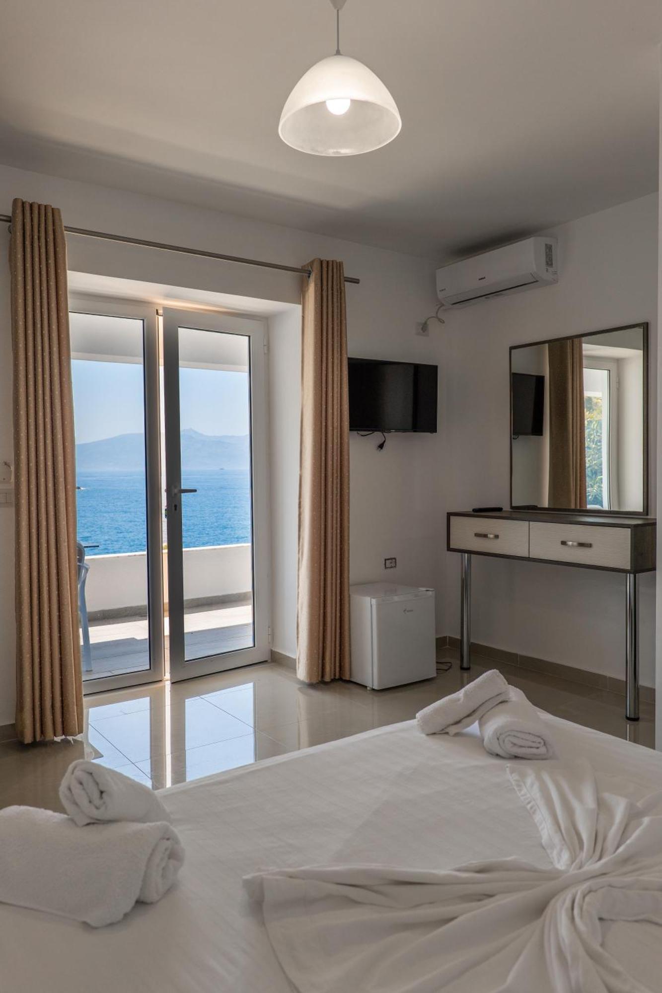 Fabeno Villa Sarande Bagian luar foto
