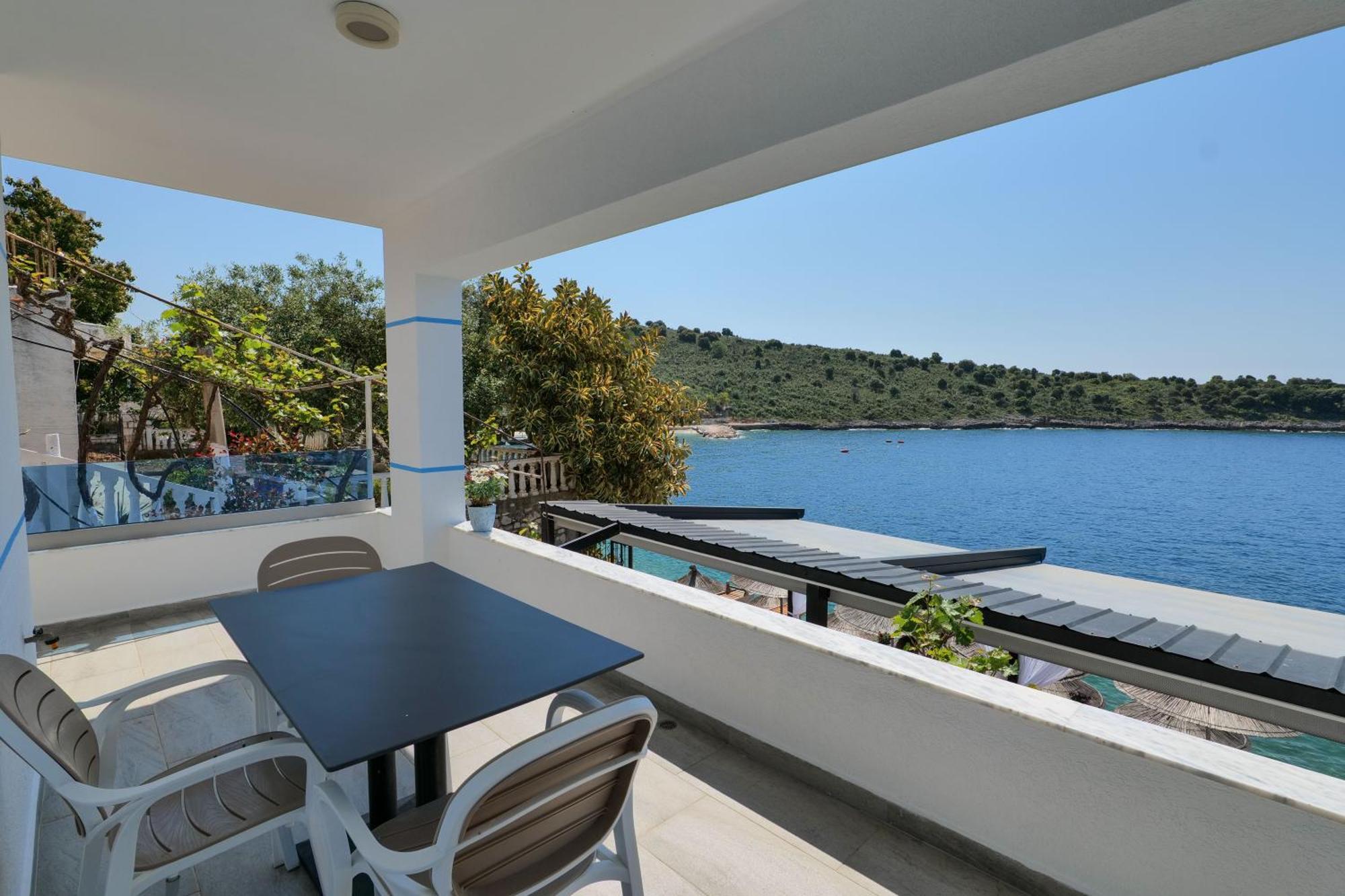 Fabeno Villa Sarande Bagian luar foto