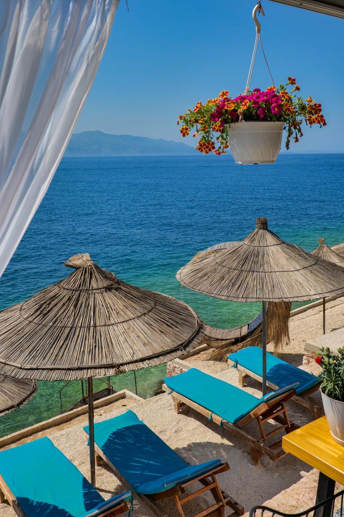 Fabeno Villa Sarande Bagian luar foto